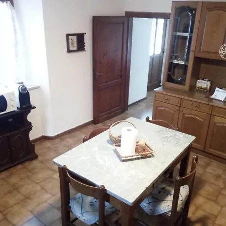 아파트 A Casa Di Nonna *